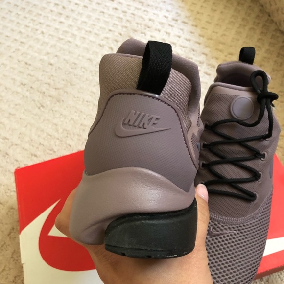 🚫✂️💚 NIB💚 NIKE taupe grey Presto Fly - Picture 5 of 6